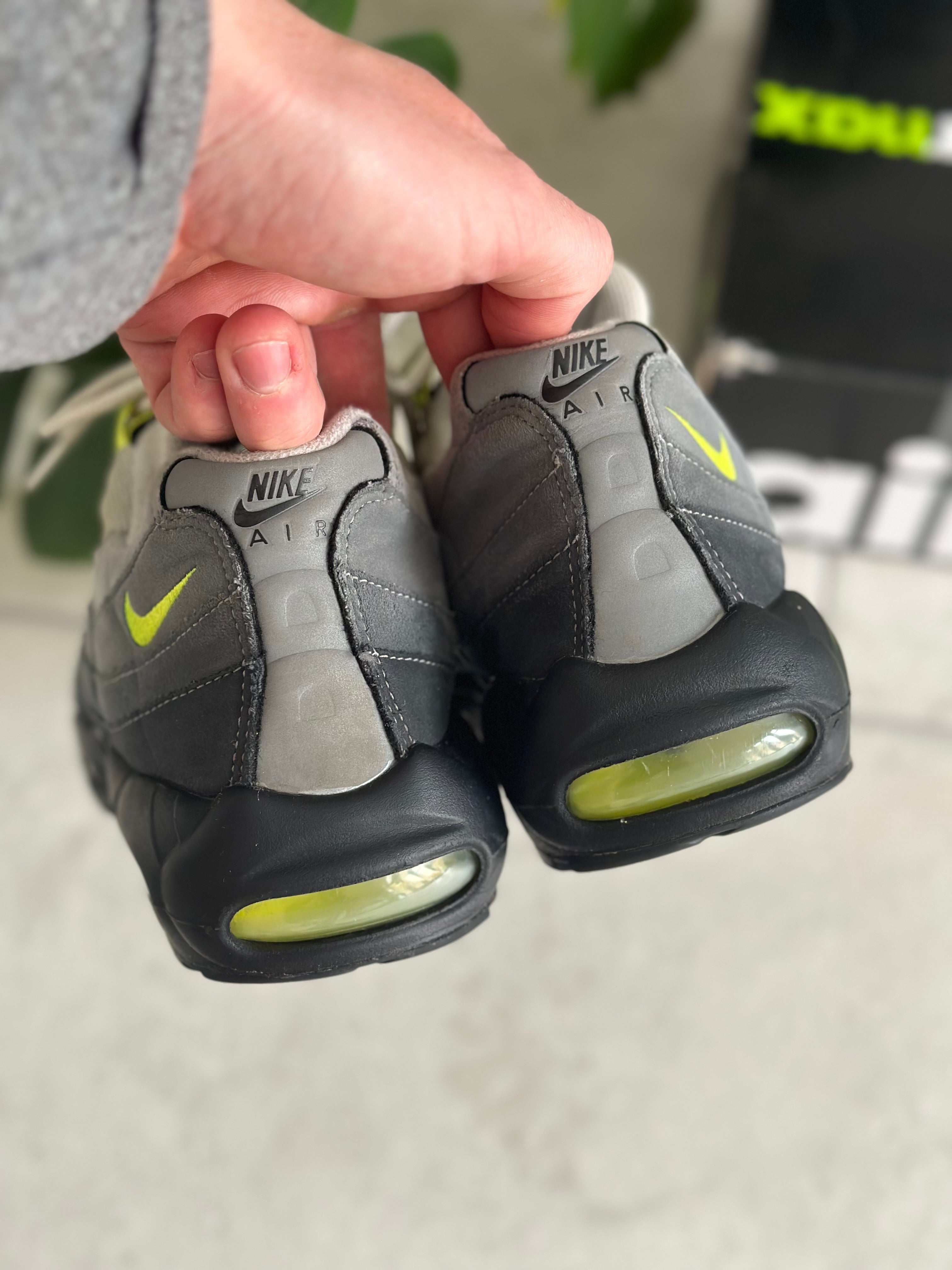 Air Max 95 ‘Neon OG’ (Pre-Loved) UK 8.5