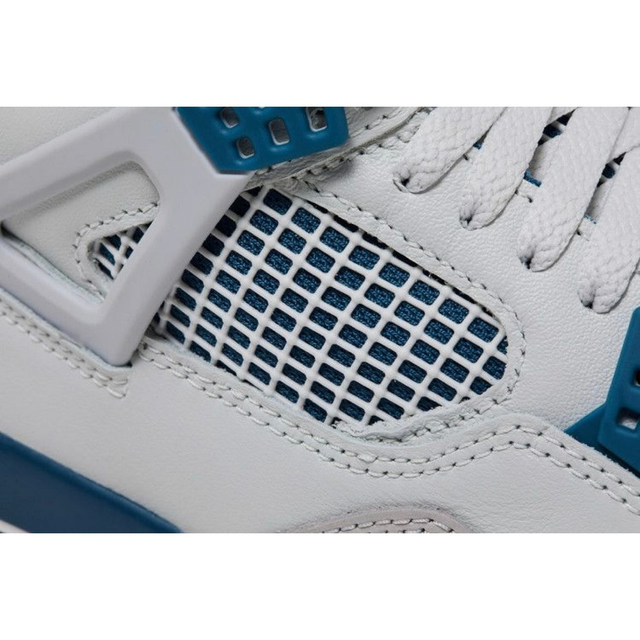 Air Jordan 4 Retro ‘Military Blue’ (Men’s)