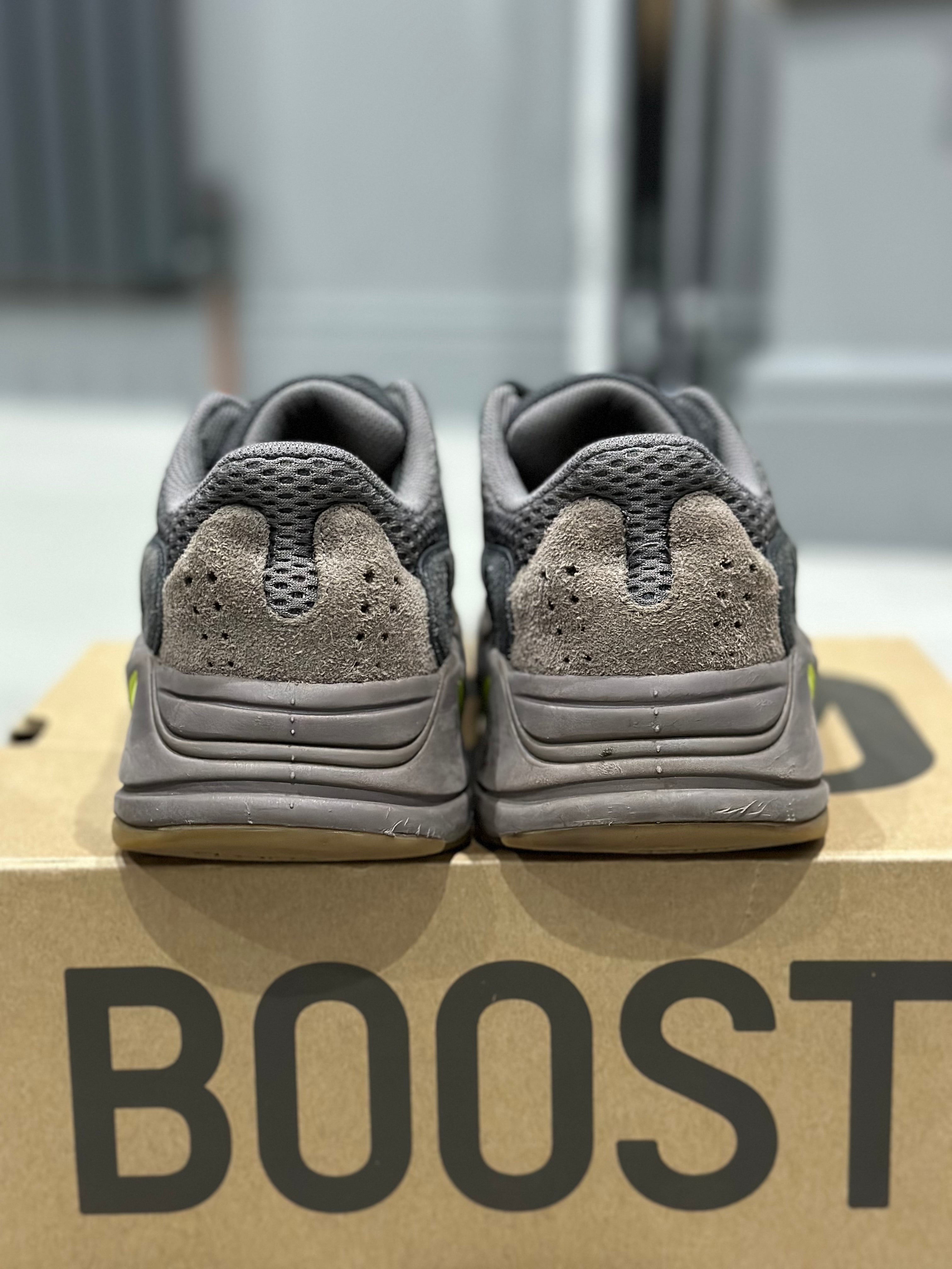 Yeezy Boost 700 'Mauve' (Pre-Loved) UK 3.5